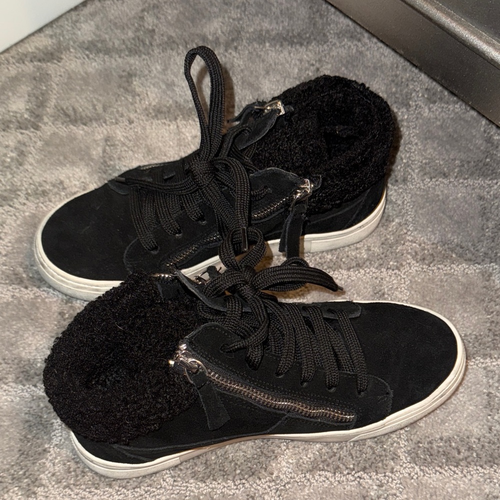 Steve Madden Black High-Top Sneakers